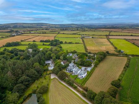 Shelleys, Polgarth Farm, Crowntown, TR13 0AA-04.jp