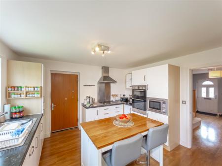 63 Hellis Wartha-3.jpg