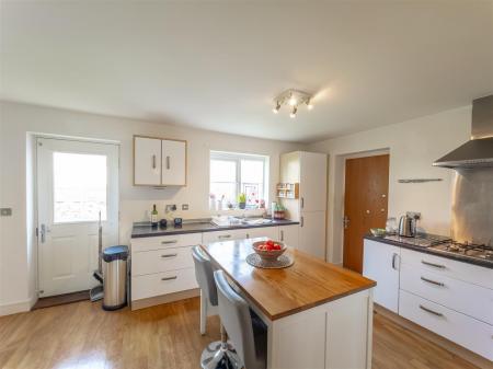 63 Hellis Wartha-6.jpg