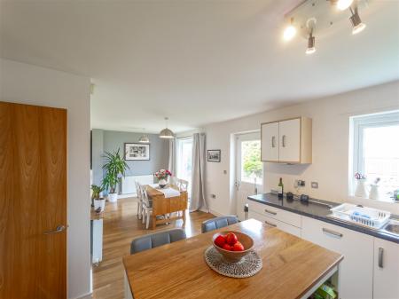 63 Hellis Wartha-4.jpg