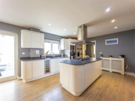 66 Hellis Wartha-4.jpg