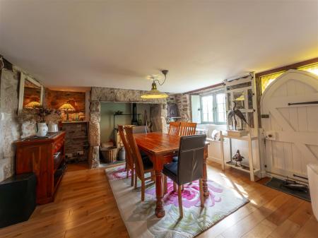 Tolcarnwartha Cottage-4.jpg