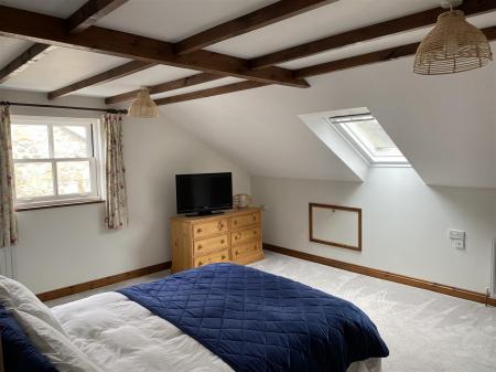 Owners bed 4 pic2.jpeg