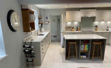 Owners kitchen pic1.jpeg