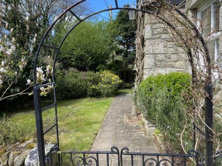 Owners Hawthorn ext pic 4.jpeg