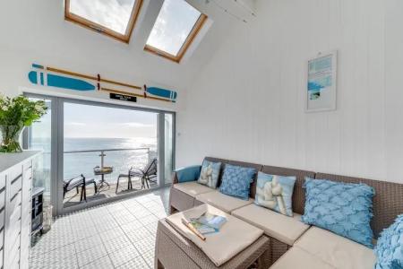 Captains Rest Hut Interior.jpg