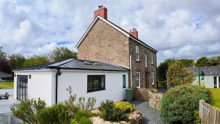 Trelubbas Wartha House-14.jpg