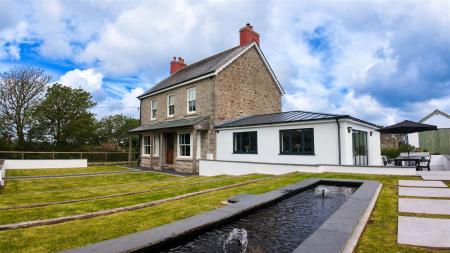Trelubbas Wartha House-2.jpg