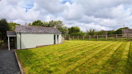 Trelubbas Wartha House-12.jpg