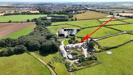 Arrow toward Helston.jpg