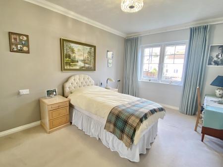 Double Bedroom with Fitted Wardrobes