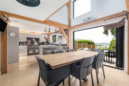 Dining in to Kitchen