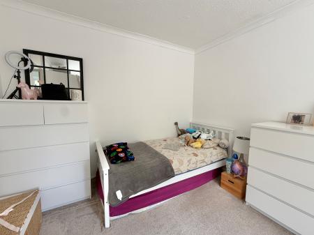 Spacious Bedroom 2