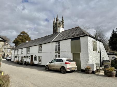 Local Pub - The Drake Manor Inn