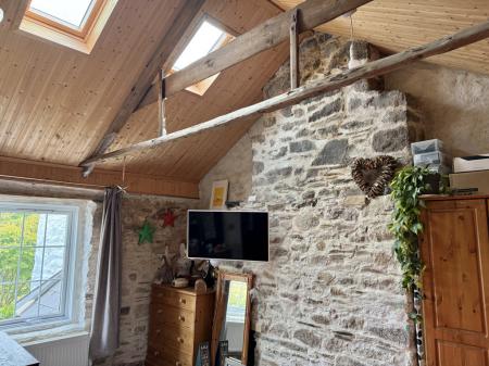 Vaulted Ceiling in Main Bedroom