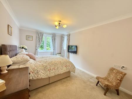 Spacious Main Bedroom