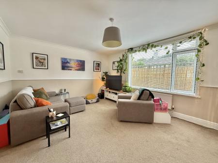 Spacious Sitting Room