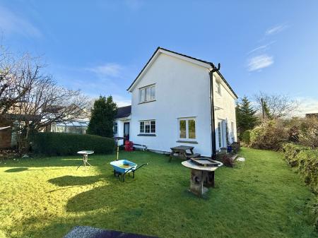 Large Wraparound Gardens