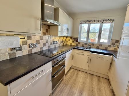 Kitchen with integrated appliances