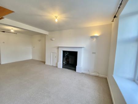 Bright Sitting/Dining Room