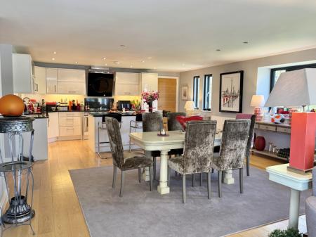 Ideal for entertaining