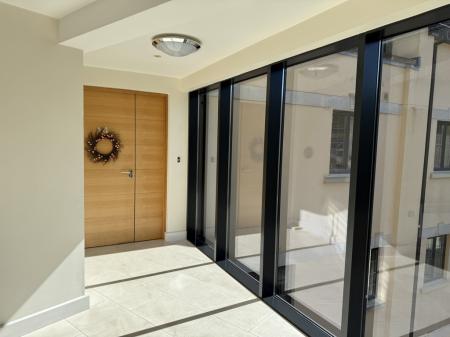 Communal entrance hall to apartment