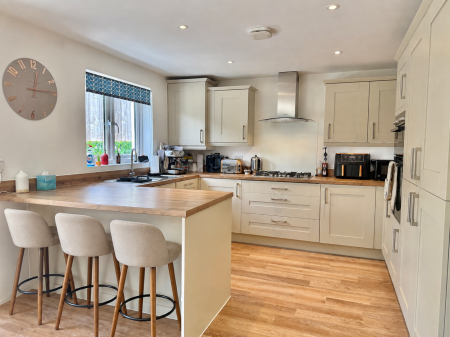 Kitchen/Diner (AI staged)
