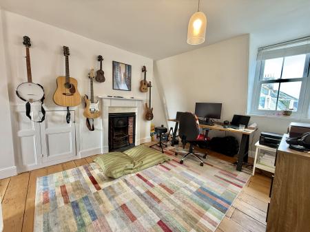 Bedroom 5 (Double)