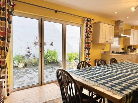 Bi-Folds