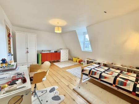 Bedroom 4 (Double)