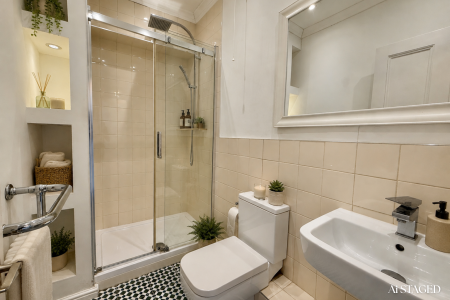 Shower Room (Ai staged)