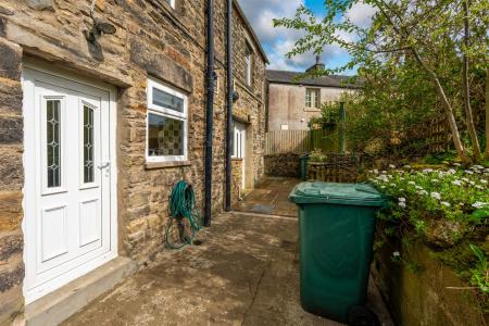3 Baynes Cottage, Low Bentham, LA2 7EG-4.JPG