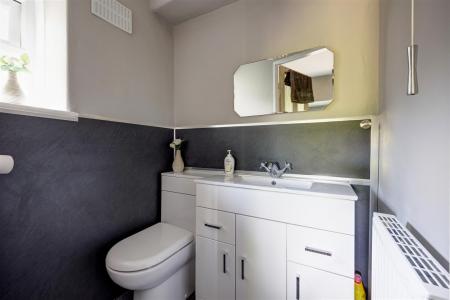 En-suite Cloakroom