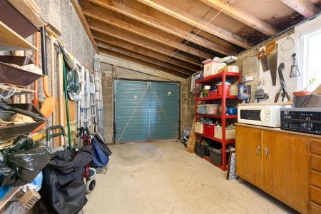 Garage & Parking