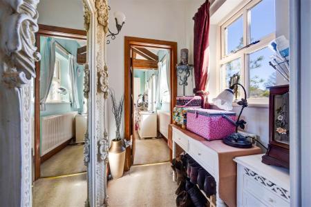 Corridor to bed 3