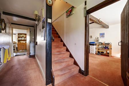 Main_Hall_01.jpg
