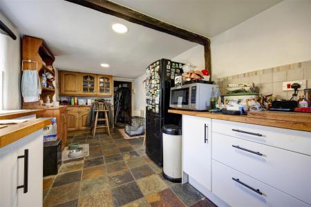 Kitchen_04.jpg