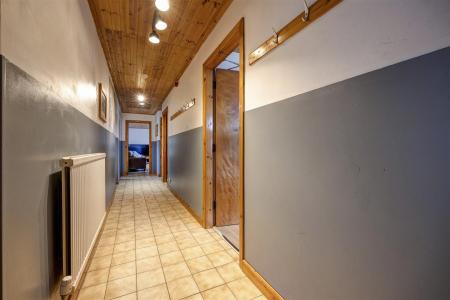 Hall_01.jpg