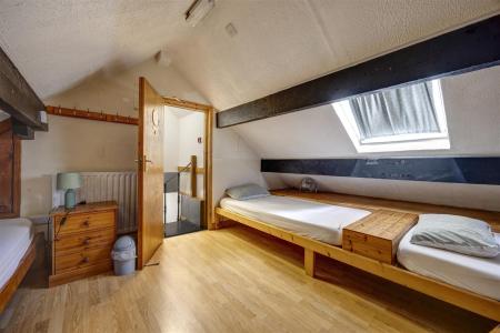 Bed Six