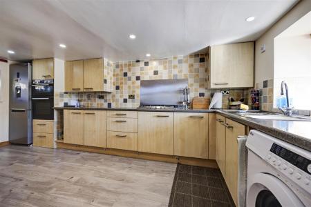 Kitchen_05.jpg