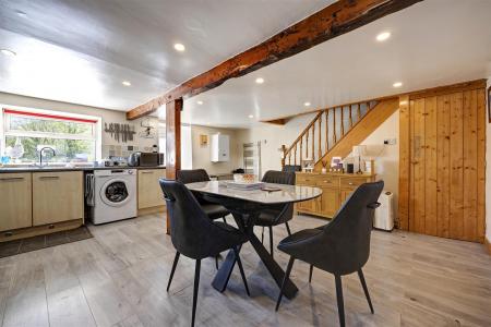 Kitchen_03.jpg
