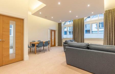 Dining/Lounge Area