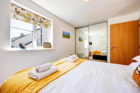 Bed1_03.jpg