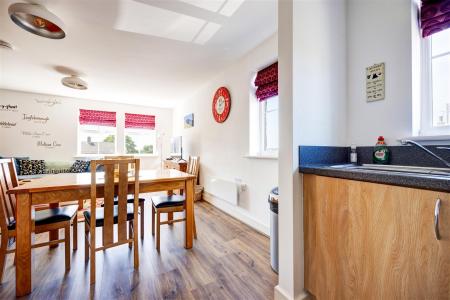 Kitchen_03.jpg