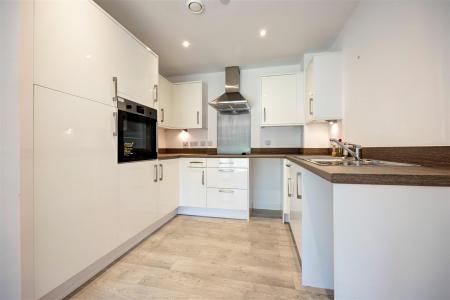 Kitchen_02.jpg