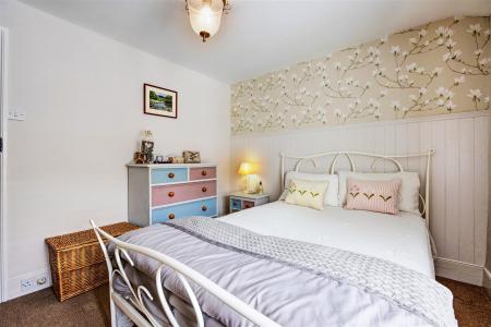 Bed1_02.jpg