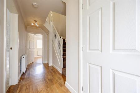 Hall_02.jpg