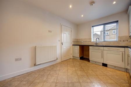 Kitchen_03.jpg