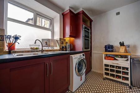 Kitchen_02.jpg