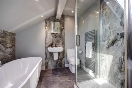 Bedroom One En-Suite Bathroom